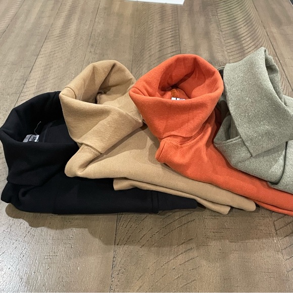 BUNDLE of 4 NWOT (Vntg) Bridgewater Basics Turtlenecks Long sleeves Size M - Picture 4 of 8